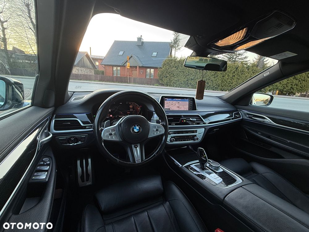 BMW Seria 7 730d xDrive mHEV - 16
