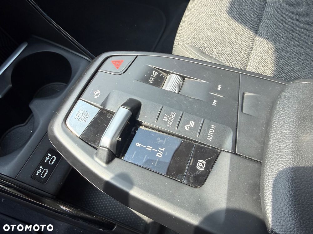 BMW Seria 2 218i - 23