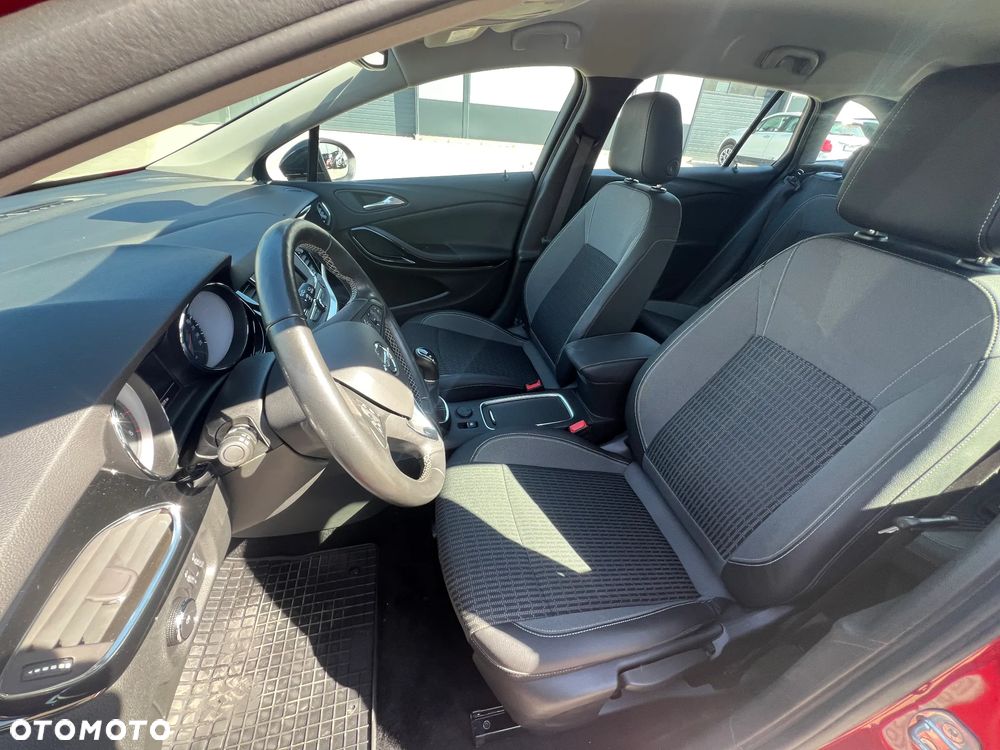 Opel Astra 1.2 Turbo Start/Stop Design&Tech - 10