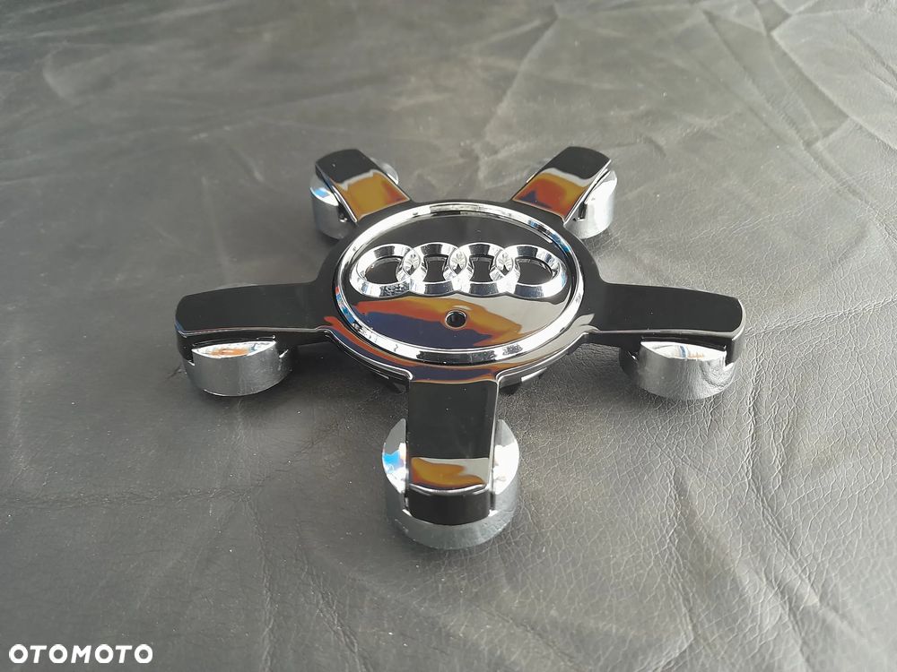 Dekielek Audi 8R0601165 135MM - 2