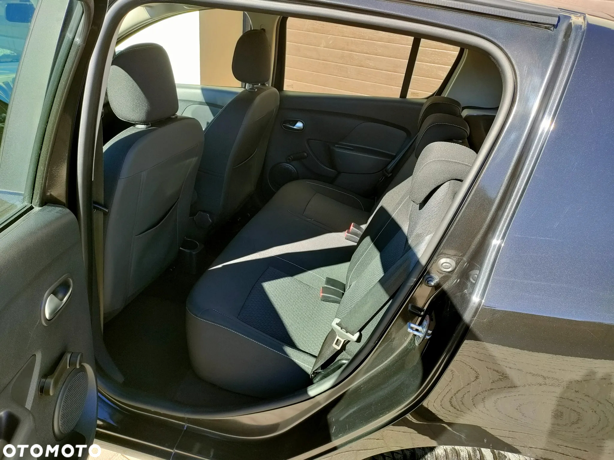 Dacia Sandero 1.2 16V 75 Laureate - 25
