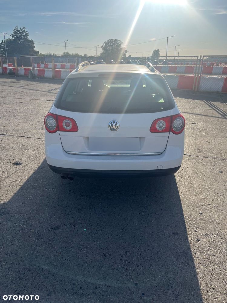 Volkswagen Passat 2.0 TDI DPF BlueMotion Technology Comfortline - 4
