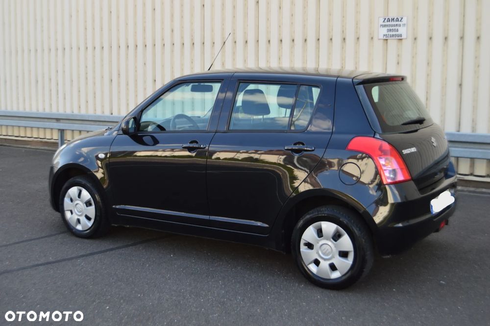 Suzuki Swift - 4