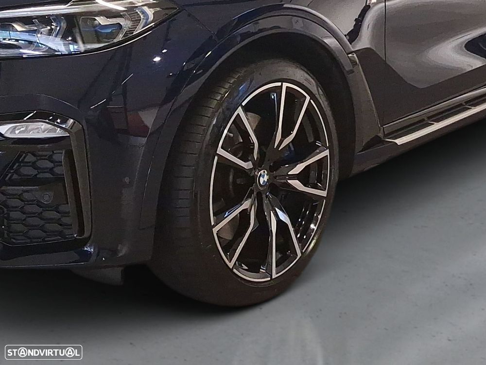 BMW X7 40 d xDrive Pack M — fotografia 3