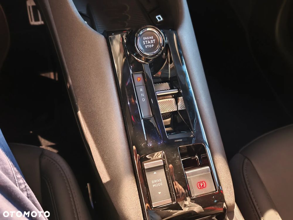 Alfa Romeo Junior 1.2 mHEV Ti eDCT - 38