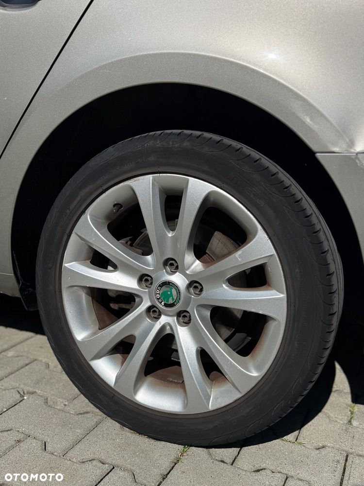 Skoda Superb 2.0 TDI Comfort DSG - 10
