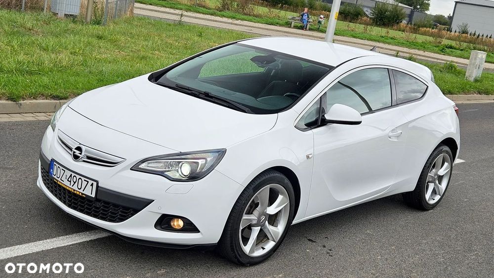 Opel Astra IV GTC 2.0 CDTI Sport S&S - 26
