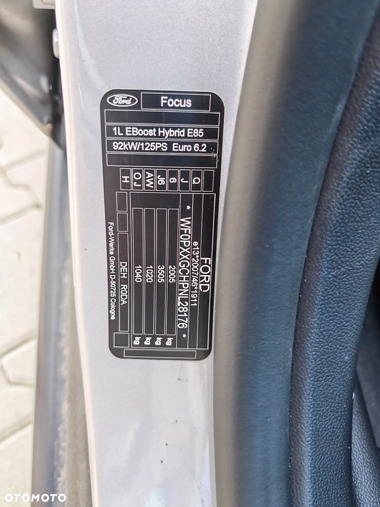 Ford Focus 1.0 EcoBoost Hybrid ACTIVE - 32