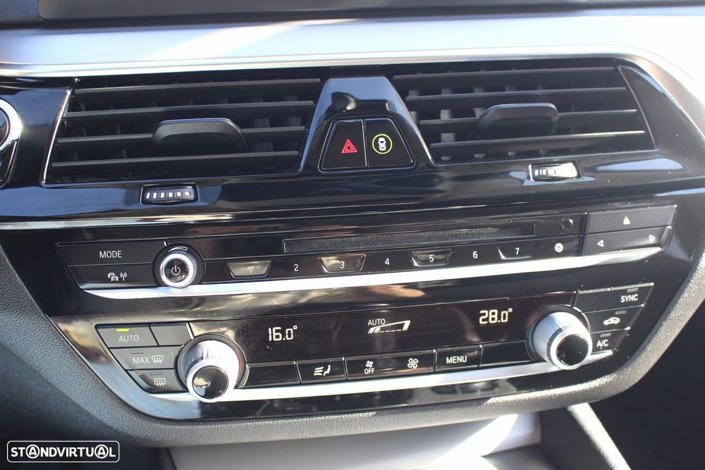 BMW 520 d Line Luxury Auto - 30