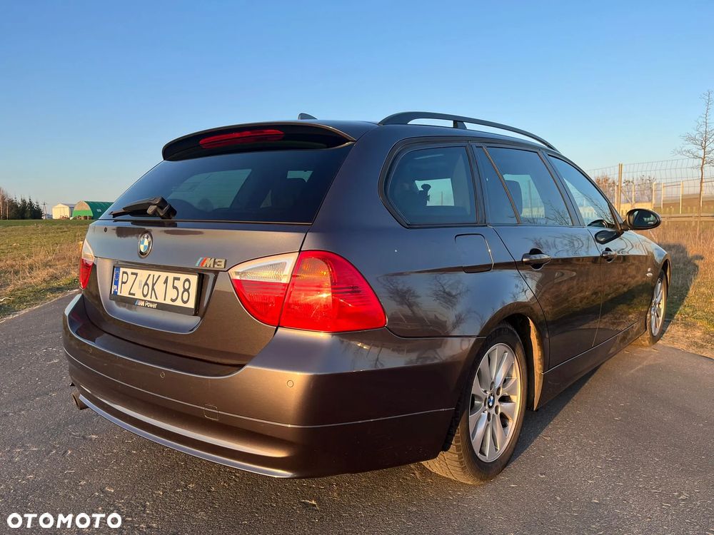 BMW 318I 2008 photo 4