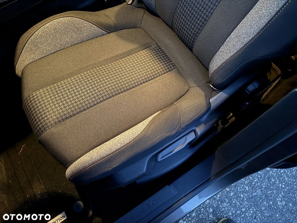 Peugeot 5008 1.2 PureTech Active S&S - 21