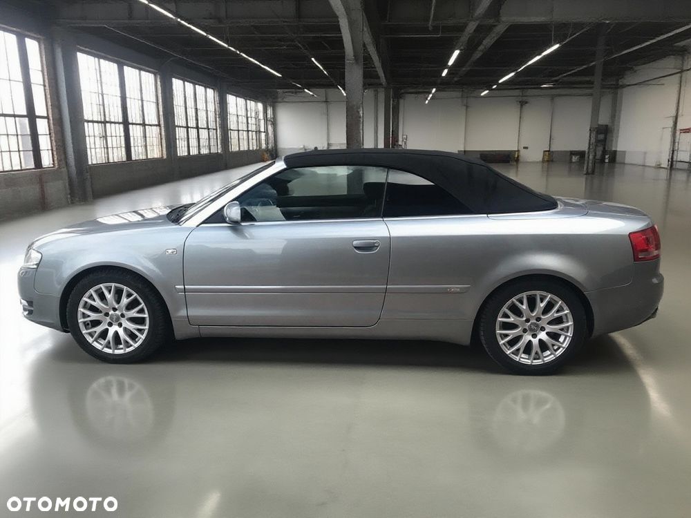 Audi A4 Cabrio 2.0 TDI DPF multitronic - 4