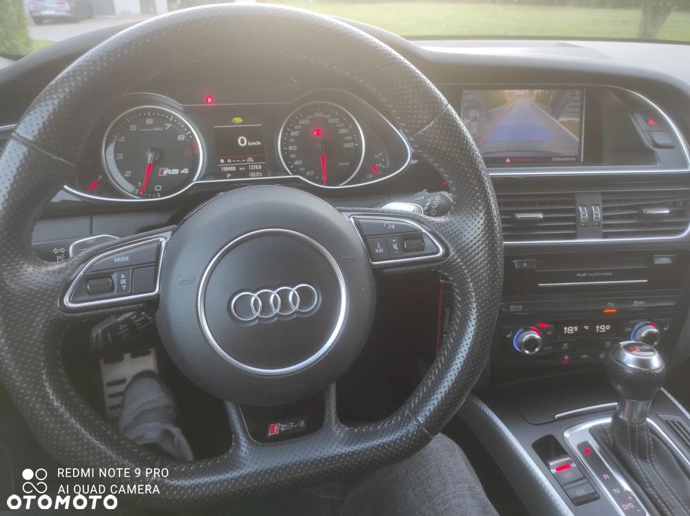 Audi RS4 Limousine - 13