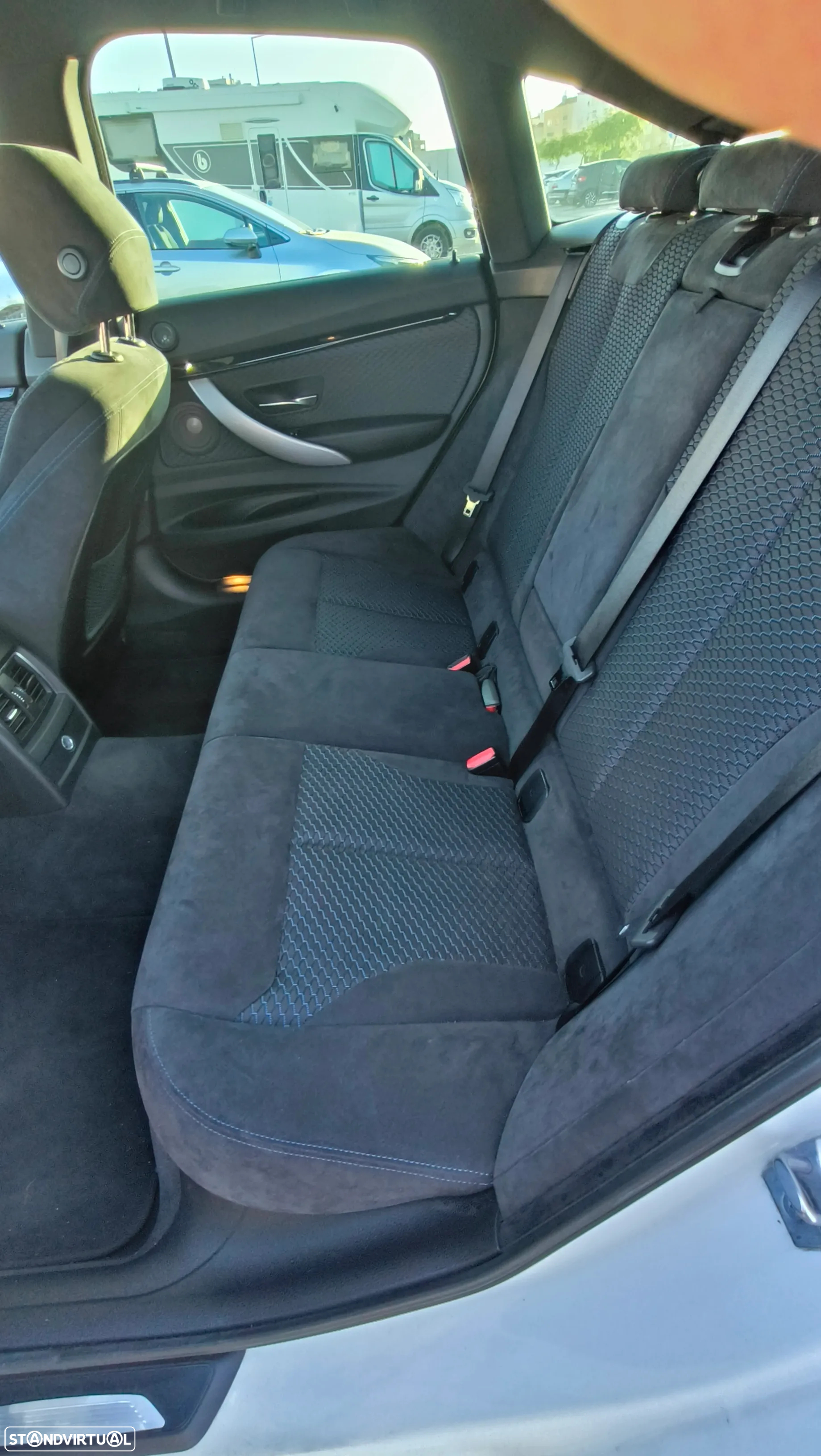 BMW 320 Gran Turismo d xDrive Pack M - 13
