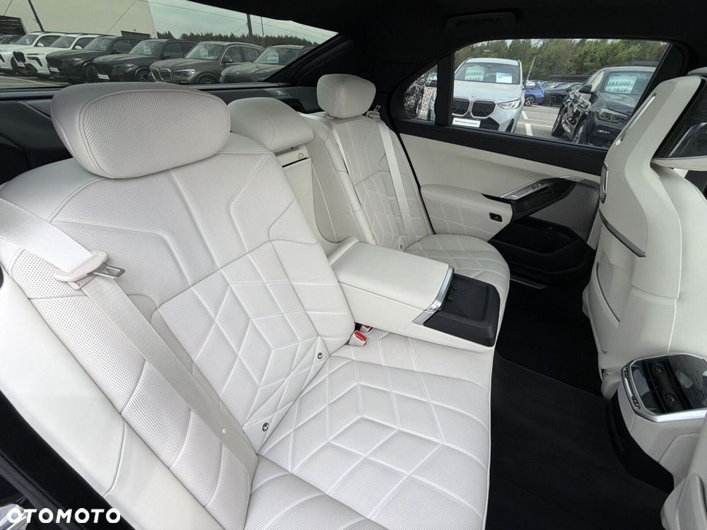 BMW Seria 7 - 17