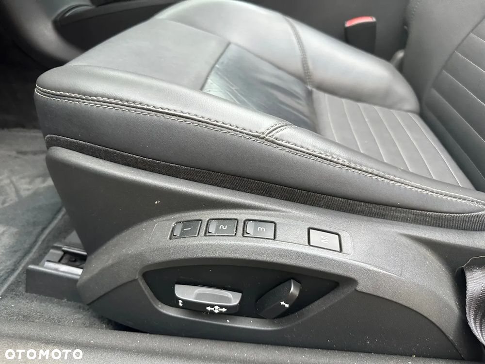 Volvo C70 2.4 Momentum - 12
