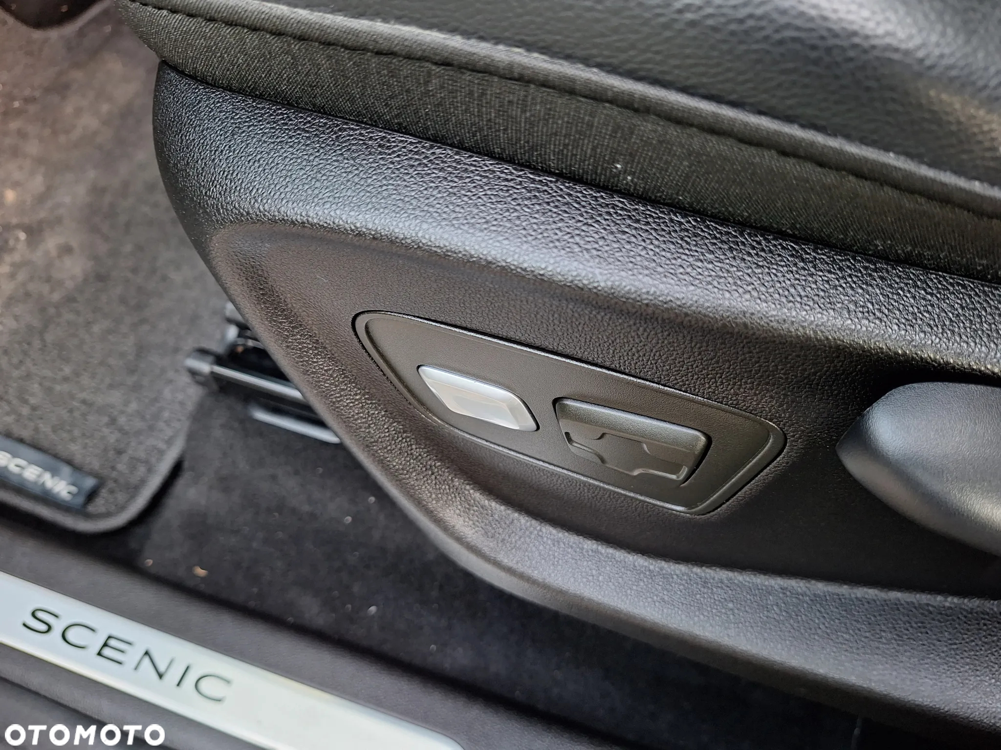 Renault Grand Scenic - 14