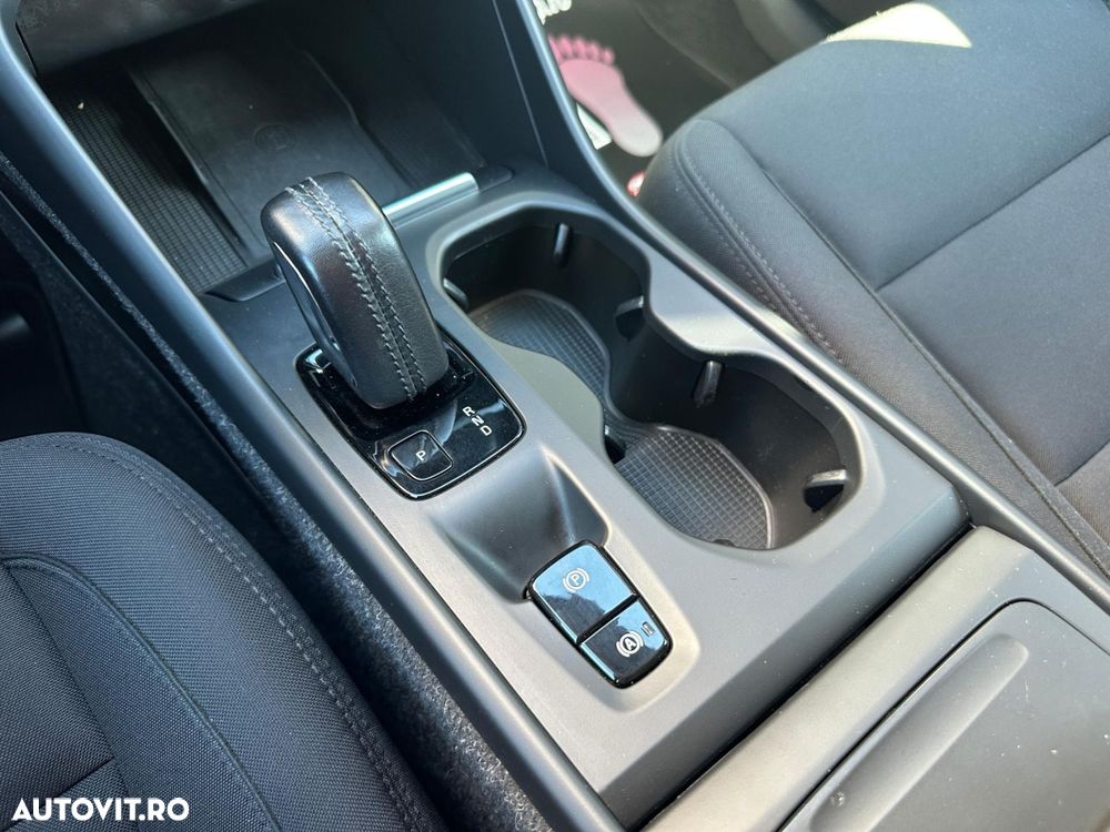 Volvo XC 40 - 18
