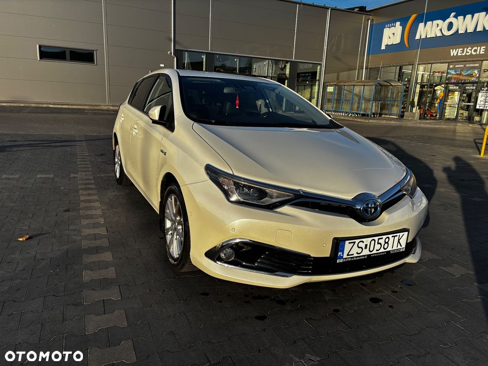 Toyota Auris Hybrid 135 Prestige - 10