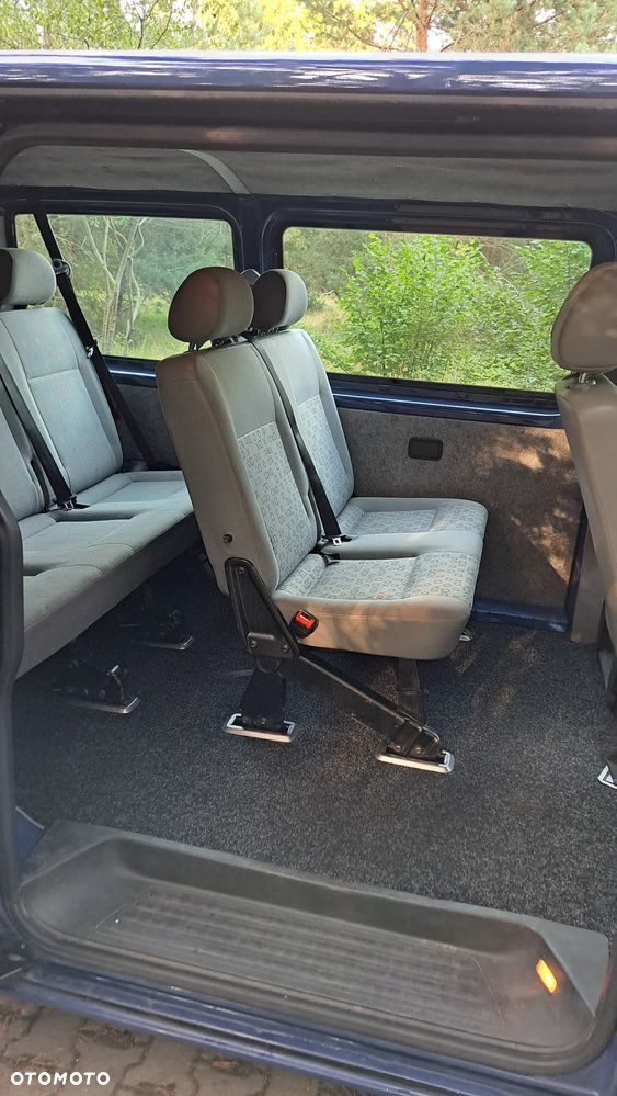 Volkswagen Transporter T5 TDI L1H1 - 16