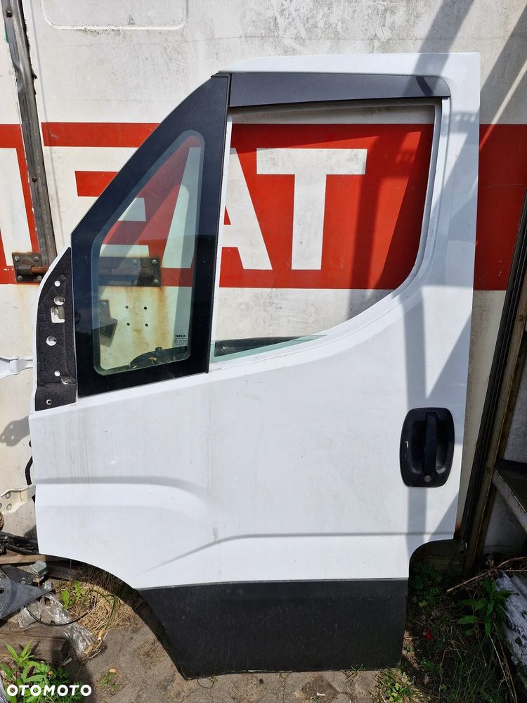 DRZWI LEWE KIEROWCY IVECO DAILY 2015-2024 BIAŁE - 1
