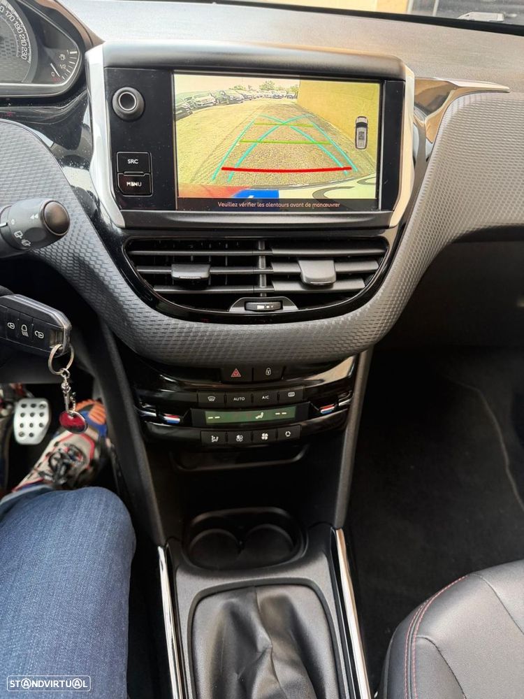 Peugeot 2008 1.2 PureTech GT Line EAT6 - 5