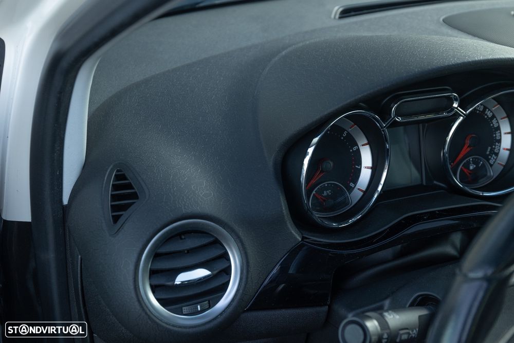 Opel Adam 1.2 Glam - 17