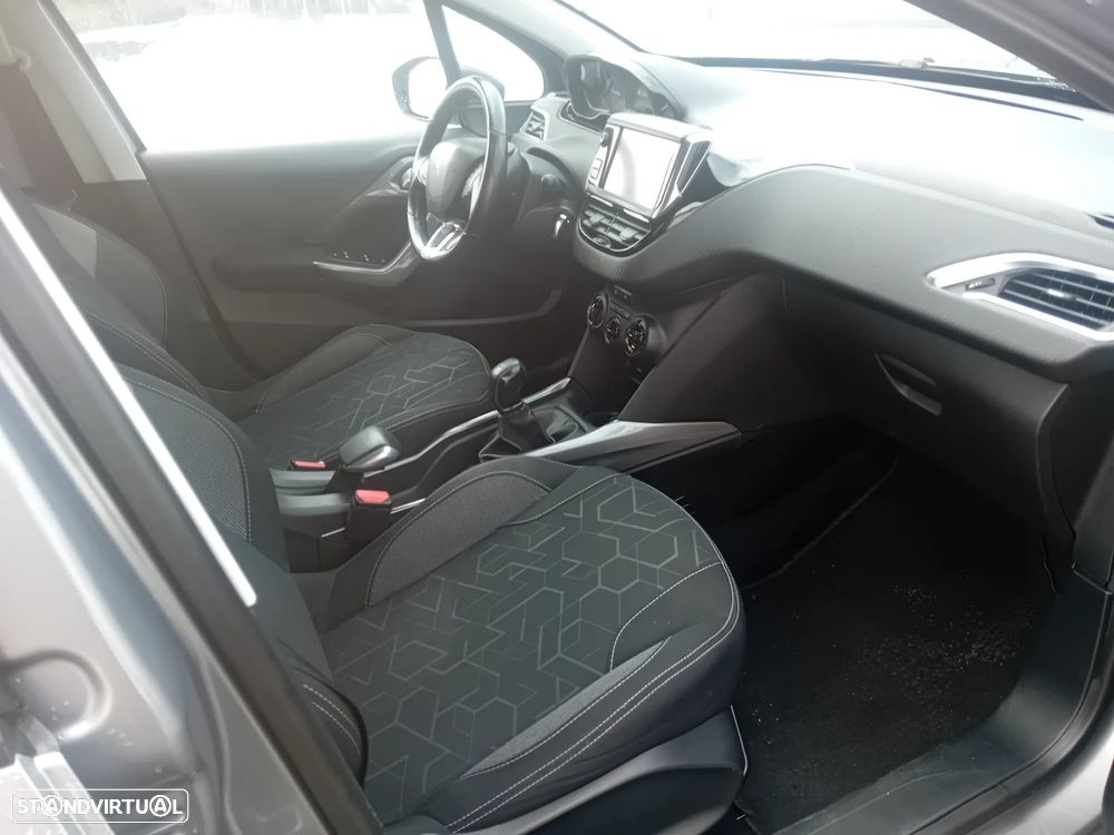 Peugeot 2008 1.6 BlueHDi Style - 16