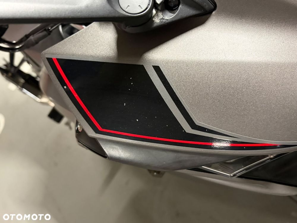 Yamaha R3 - 24