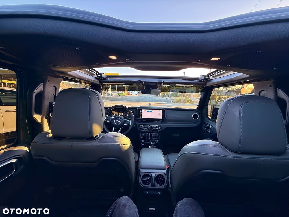 Jeep Wrangler - 9