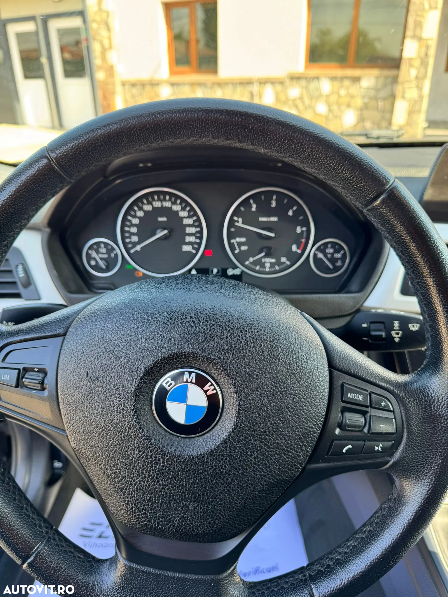 BMW Seria 3 318d Touring Aut. - 8