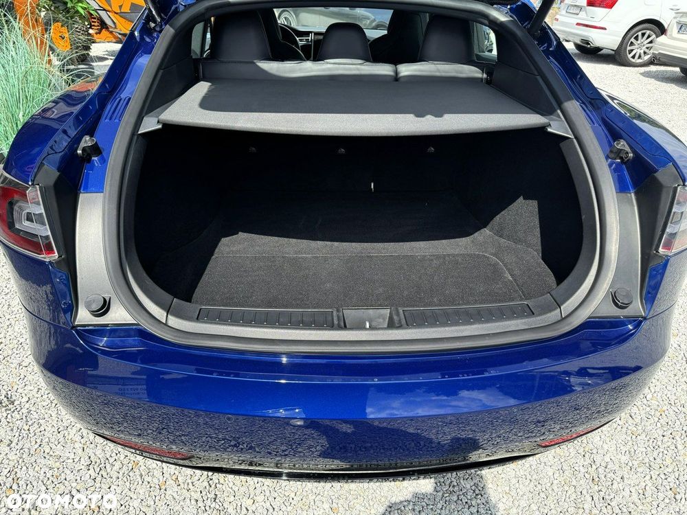 Tesla Model S Long Range Plus - 32