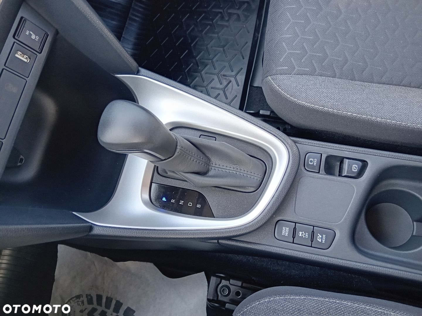 Toyota Yaris Cross - 16