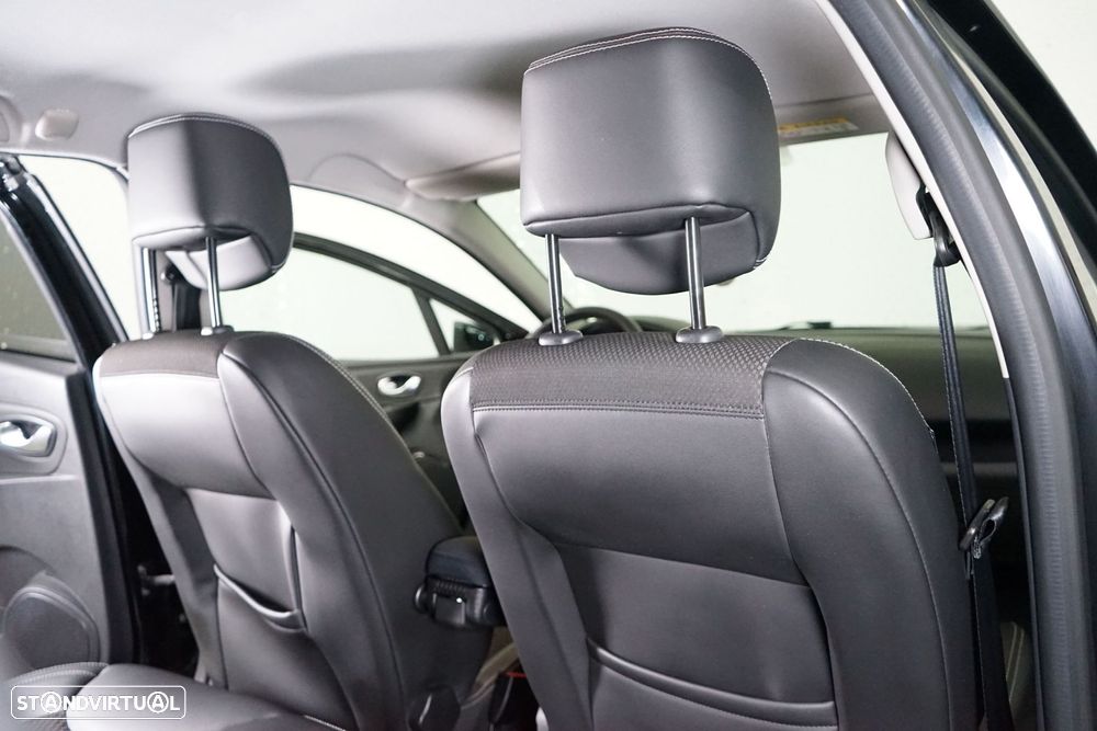 Renault Clio Sport Tourer Energy TCe 120 INTENS - 37