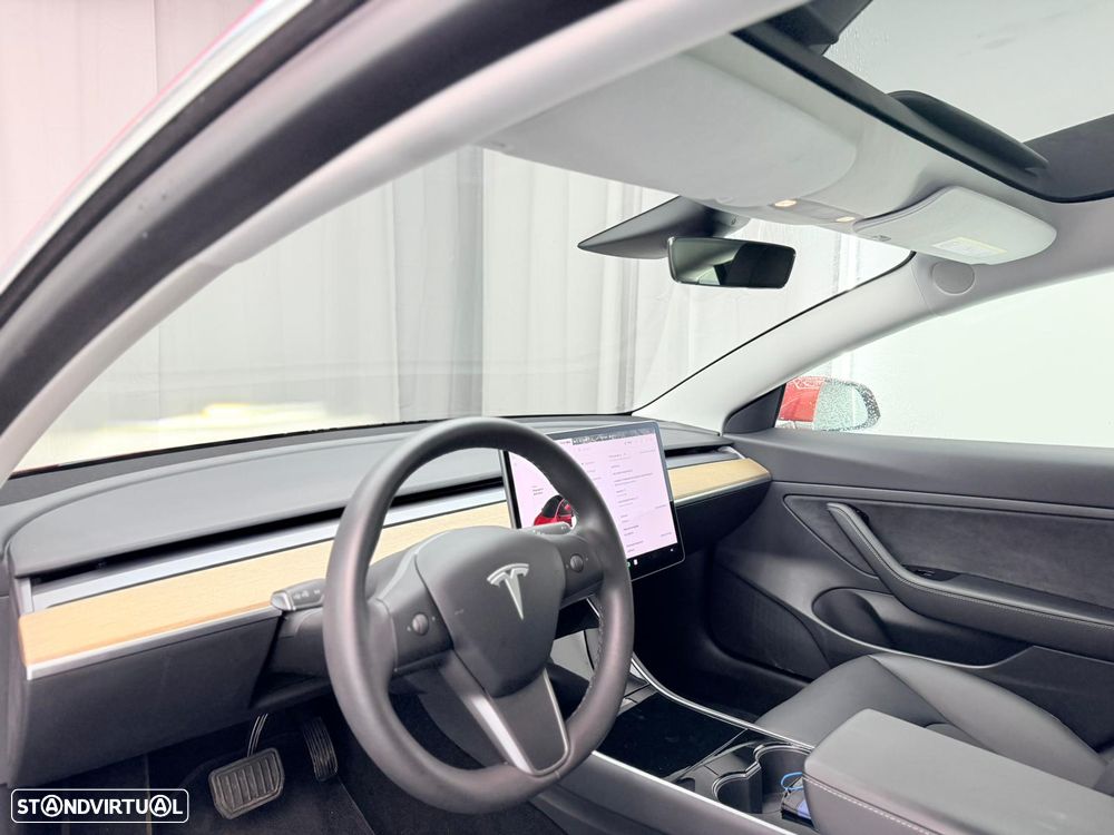 Tesla Model 3 Standard RWD - 24