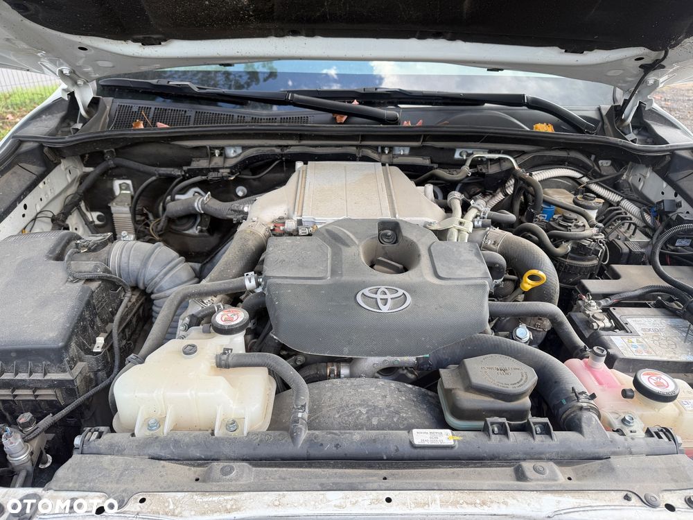 Toyota Hilux 2.4 D-4D Double Cab DLX 4x4 - 6