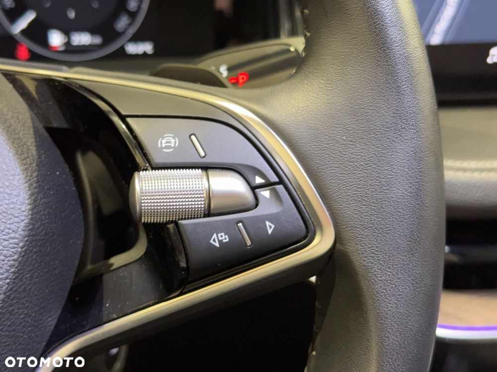 Skoda Superb 2.0 TDI SCR L&K DSG - 28