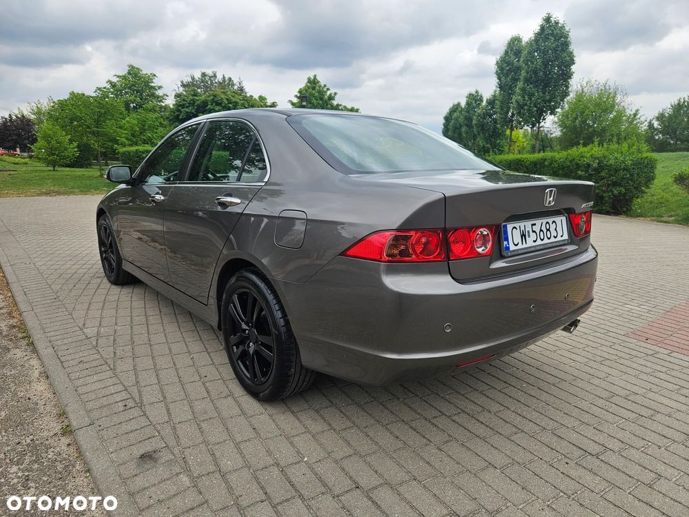 Honda Accord 2.0 i Executive - 8