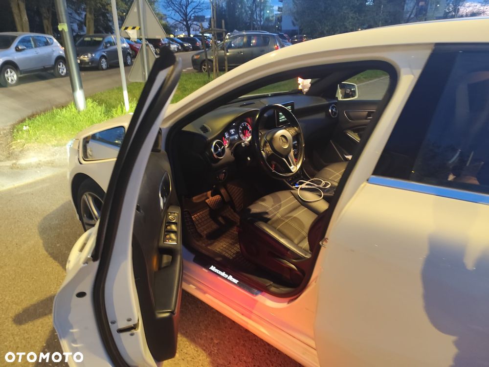 Mercedes-Benz Klasa A 180 7G-DCT AMG Line - 12