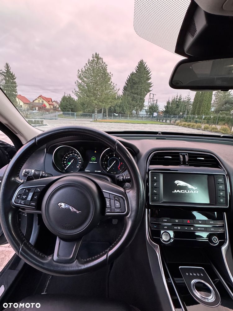 Jaguar XE 20d AWD Prestige - 16