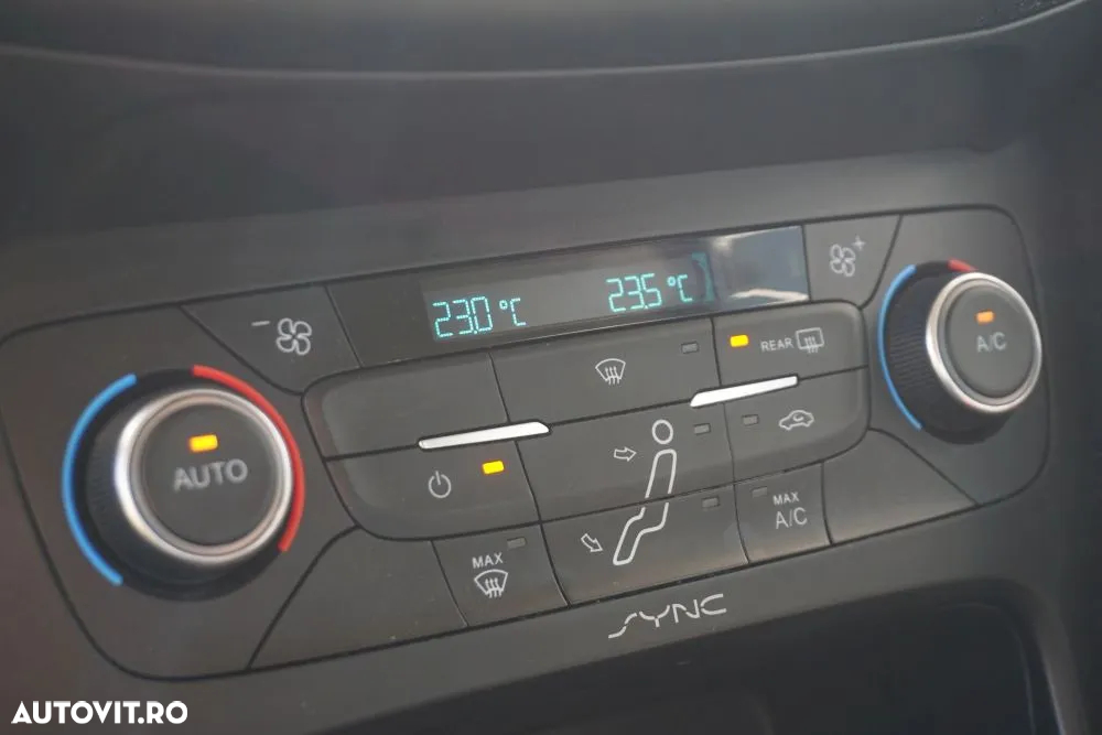 Ford Focus - 8