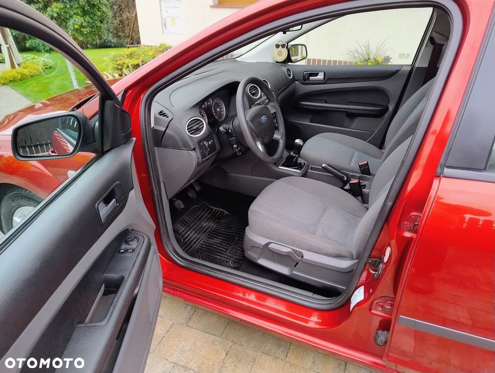 Ford Focus 1.6 Ti-VCT Titanium - 8