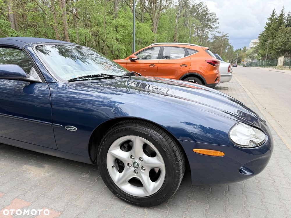 Jaguar XK8 - 23