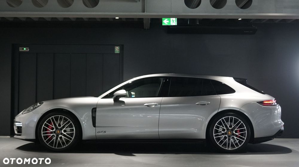 Porsche Panamera GTS Sport Turismo - 2