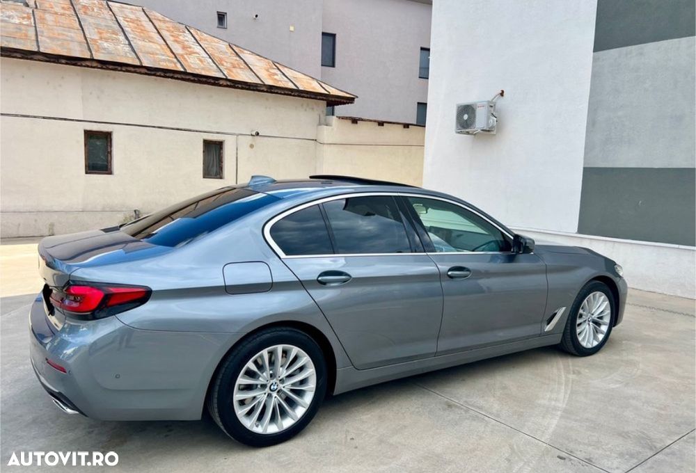 BMW Seria 5 530d xDrive AT MHEV - 39