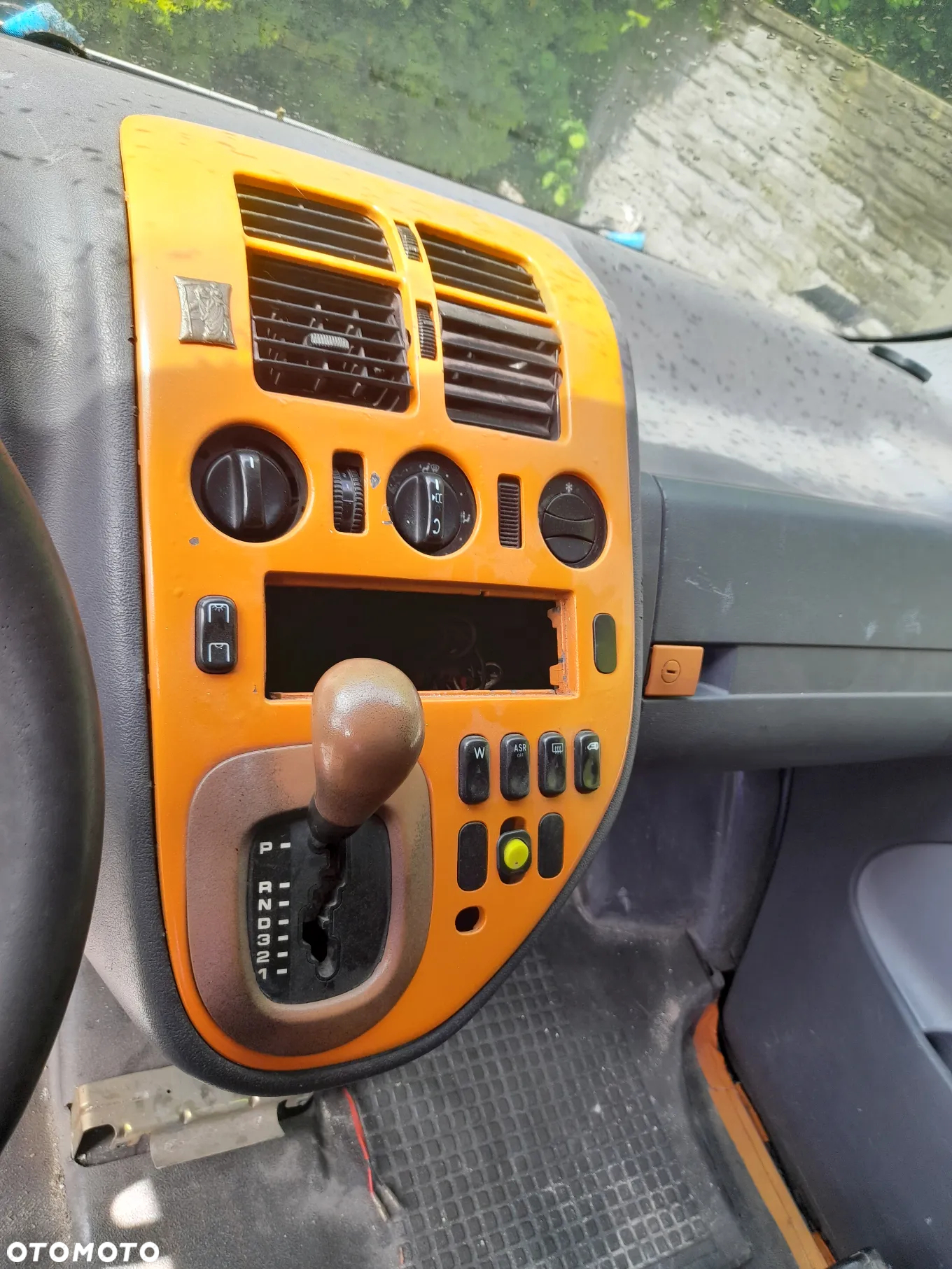 MERCEDES VITO W638 ATRAPA GRILL - 17