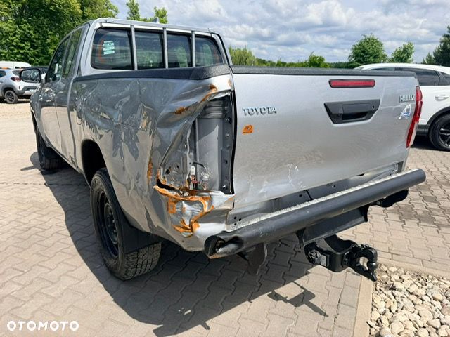 Toyota Hilux 2.8 D-4D Extra Cab Live 4x4 - 5