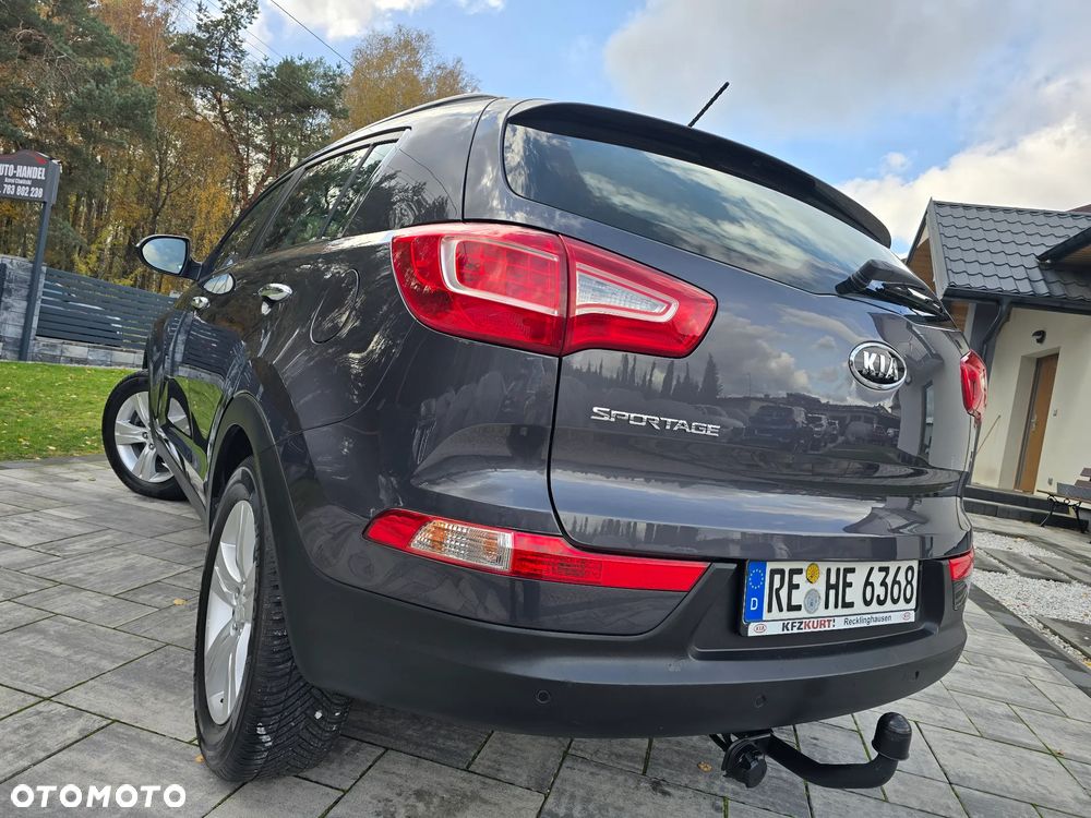 Kia Sportage 2.0 L - 11