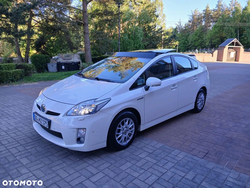 Toyota Prius (Hybrid) Executive - 1