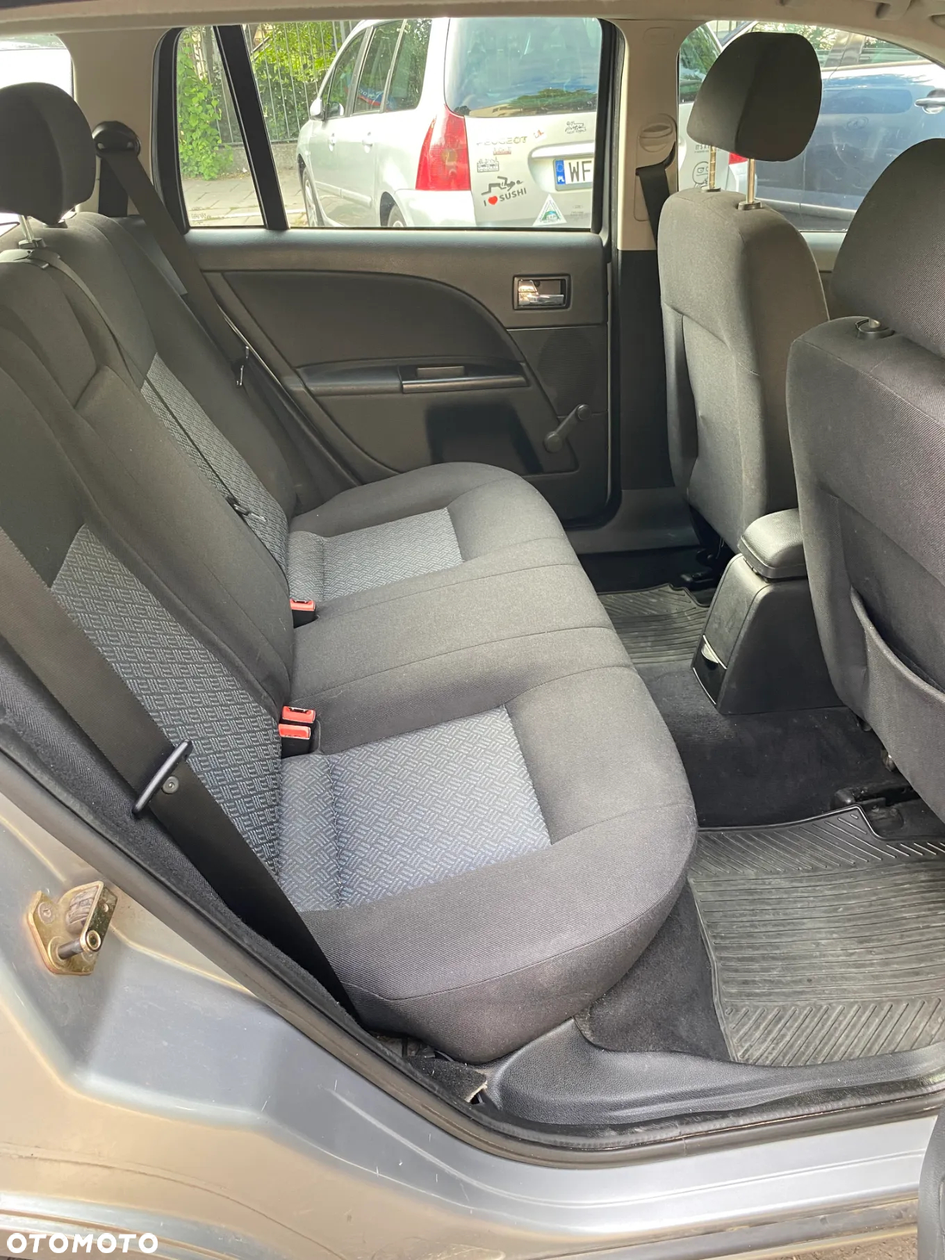 Ford Mondeo 1.8 Ambiente - 12